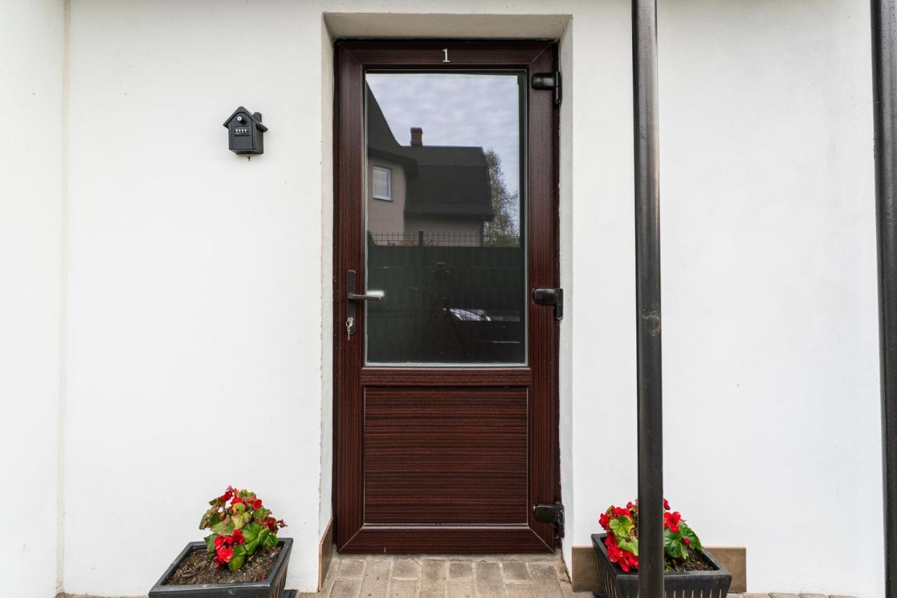 Family Garden Apartments With Free Private Parking & Playground Ryga Zewnętrze zdjęcie