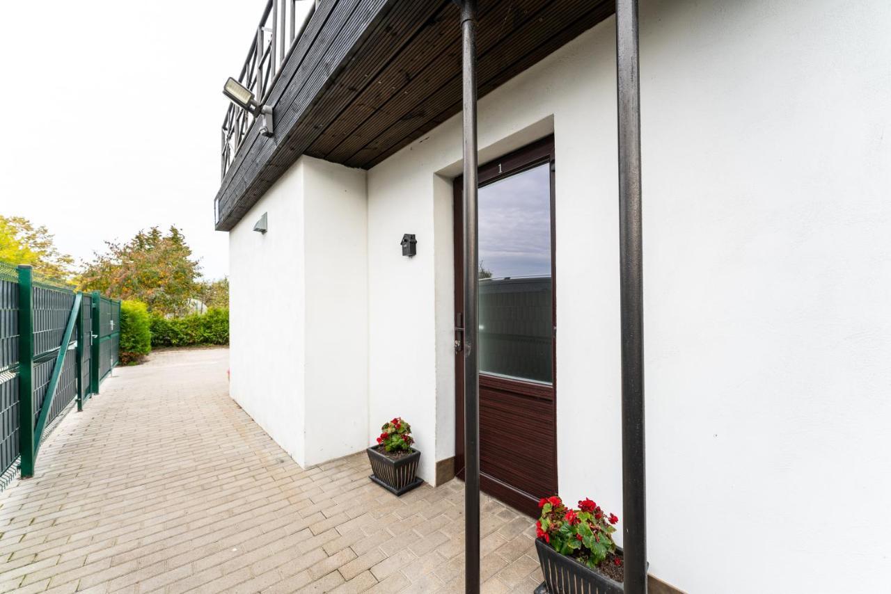 Family Garden Apartments With Free Private Parking & Playground Ryga Zewnętrze zdjęcie