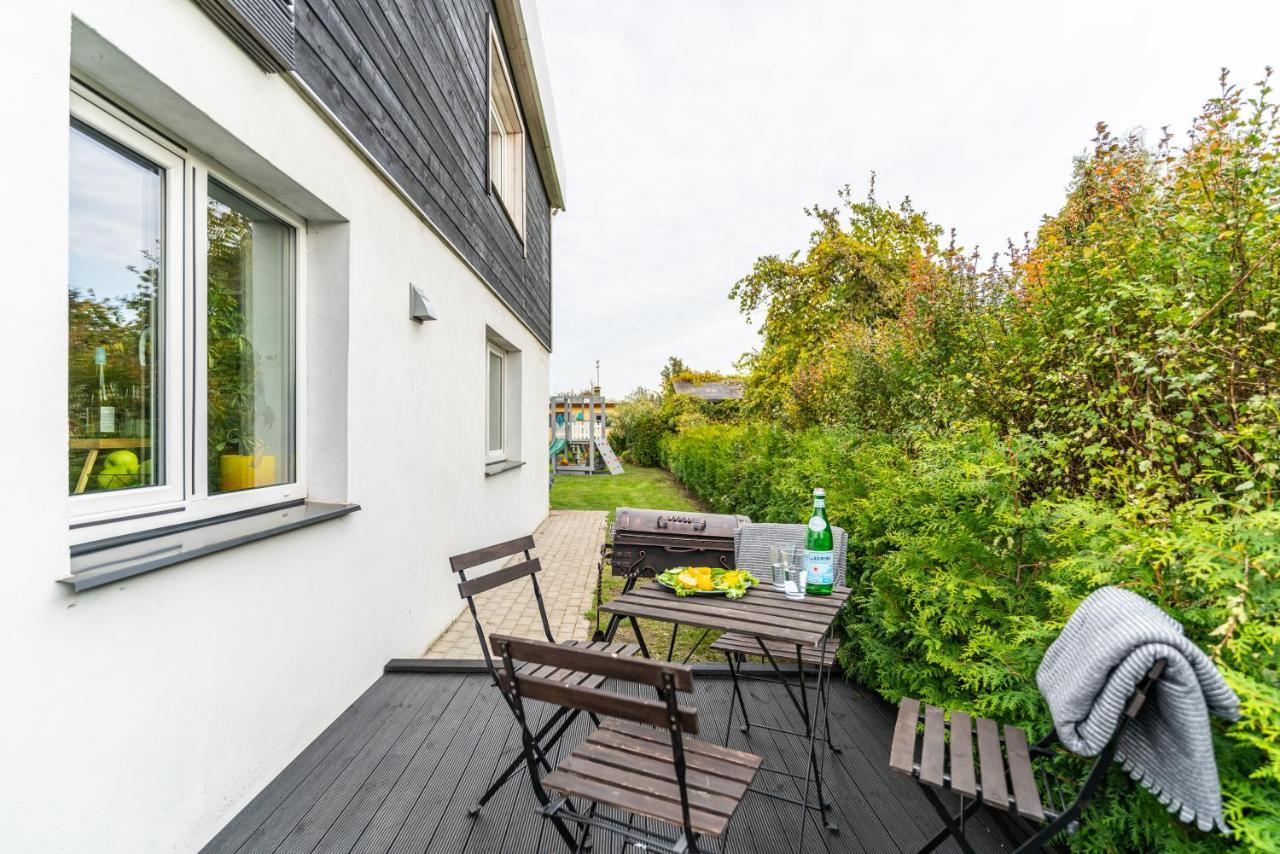 Family Garden Apartments With Free Private Parking & Playground Ryga Zewnętrze zdjęcie