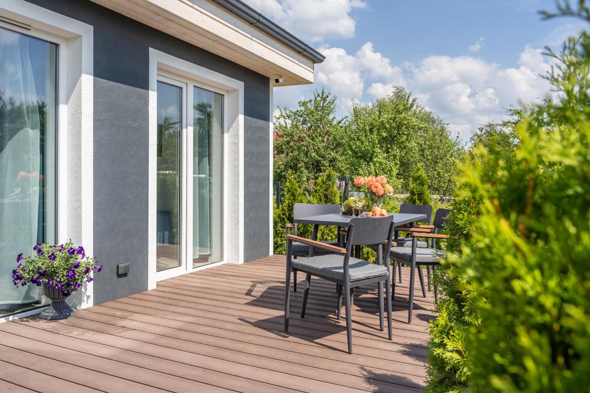 Family Garden Apartments With Free Private Parking & Playground Ryga Zewnętrze zdjęcie