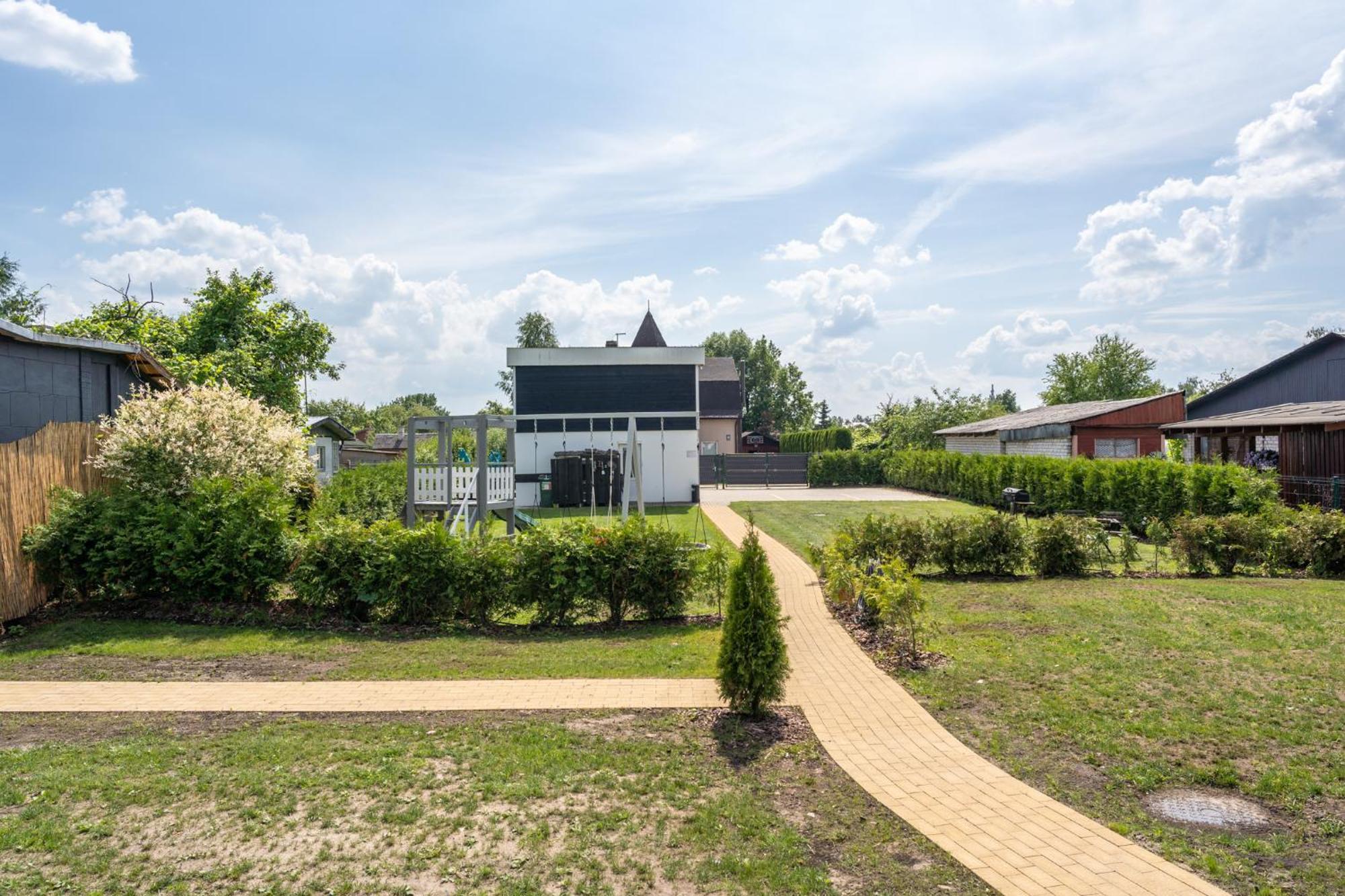 Family Garden Apartments With Free Private Parking & Playground Ryga Zewnętrze zdjęcie